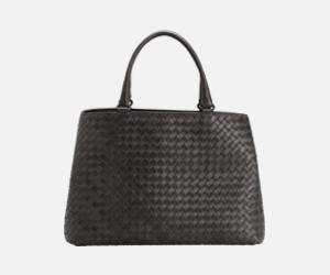 Weitere Angebote der Marke Bottega Veneta Kampagnenmaterial_Bottega_Veneta_Angebote_300x250px_03.jpg